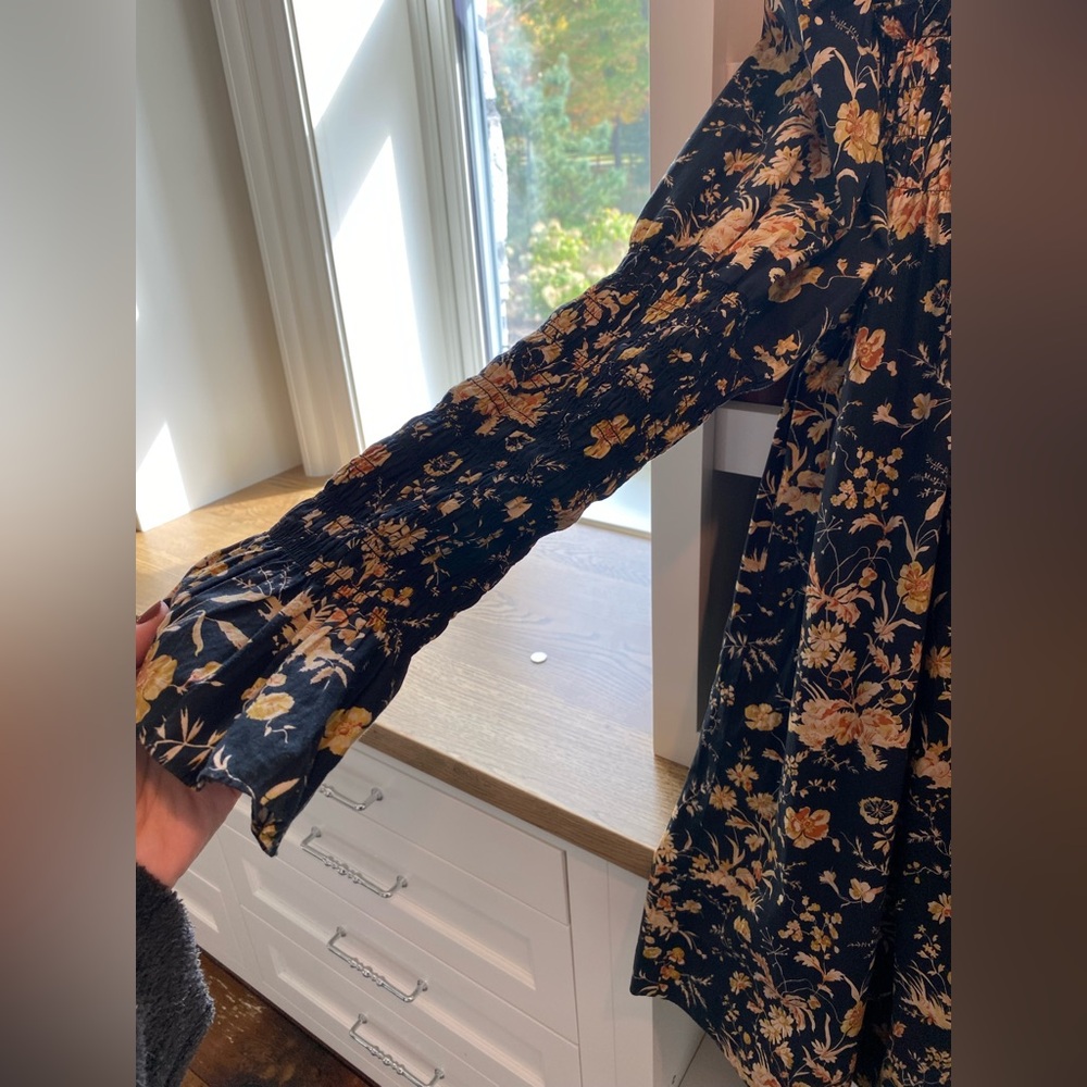 Doen Sabia shirred floral print dress- small - Picture 3 of 7